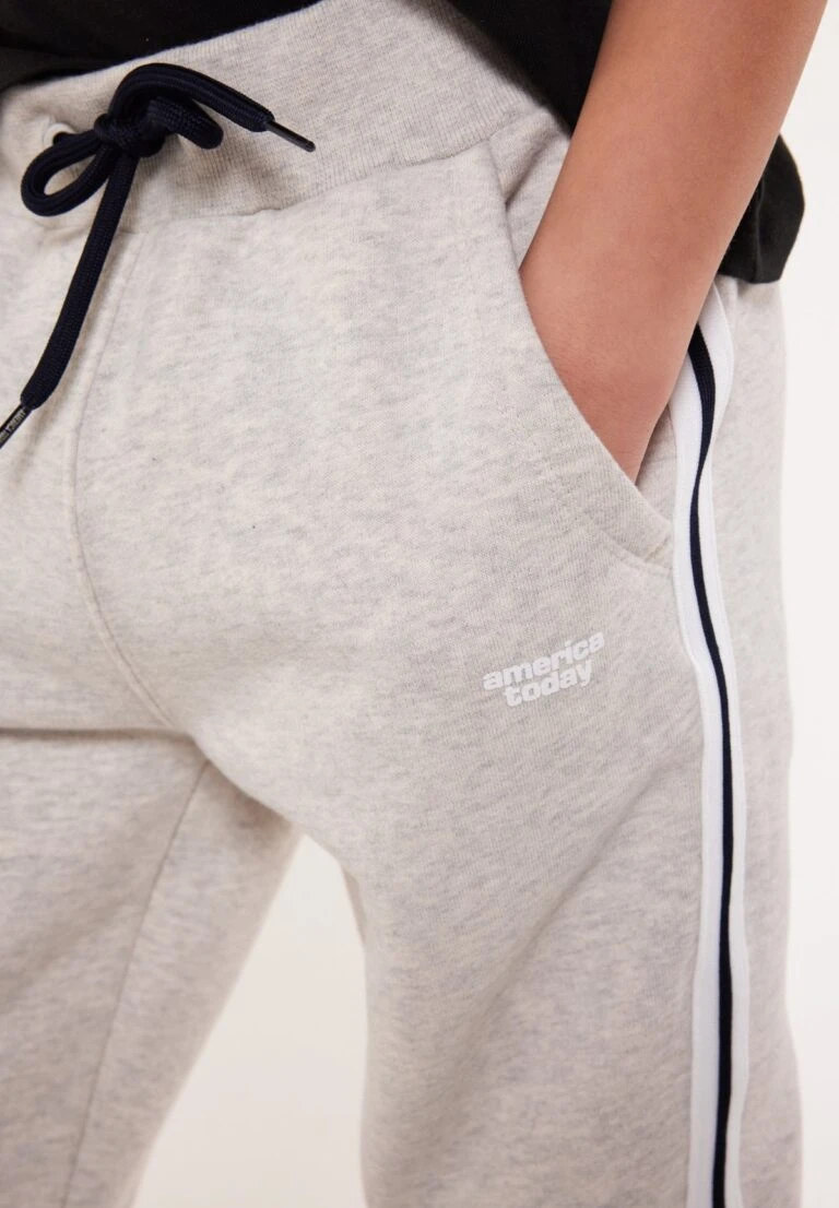 DeFactoe Negozio -DeFactoe Negozio de42d7b2561a4e66bc5ae382fee6761c 768x1106 1